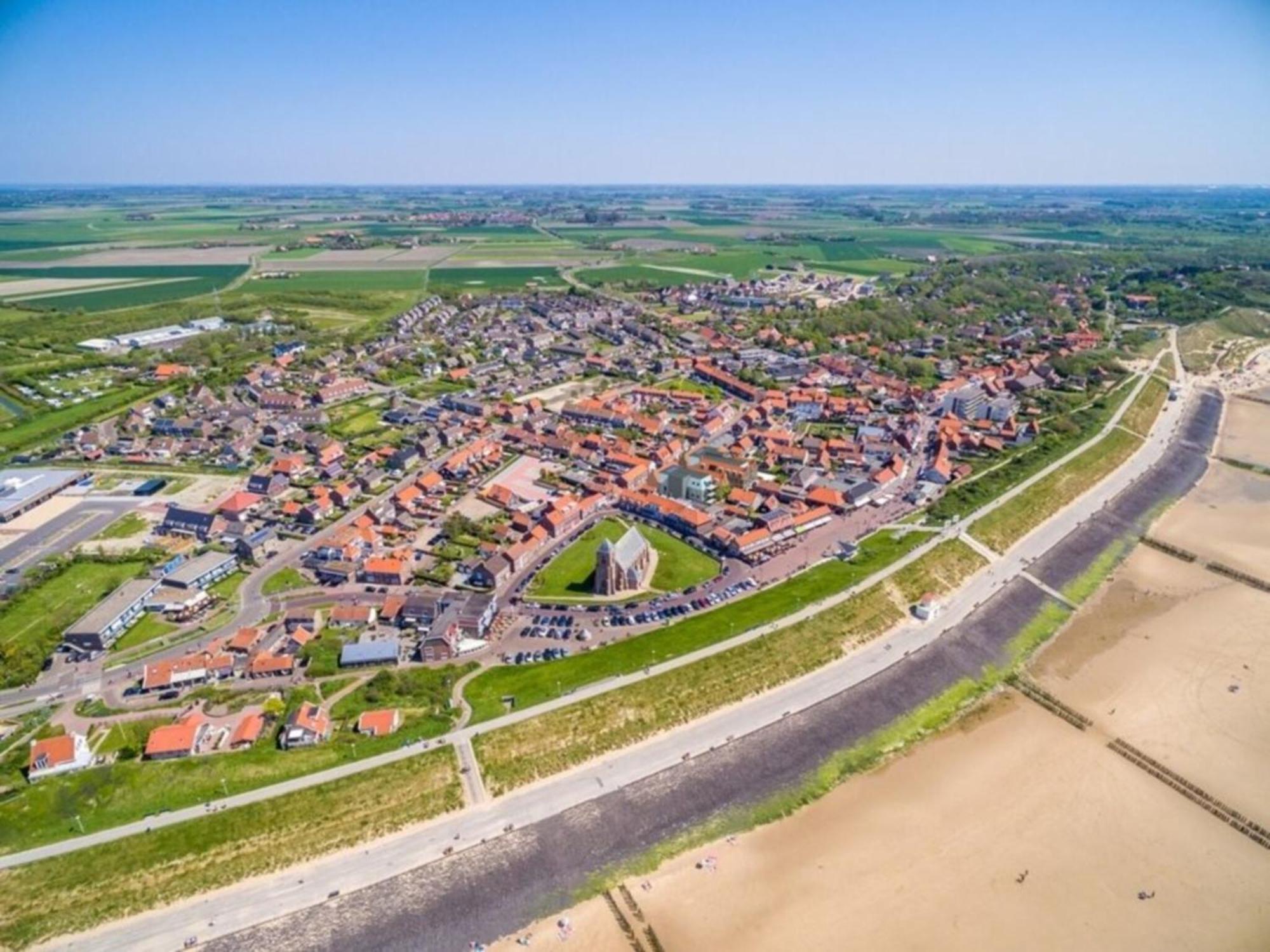 Lush Apartment In Zoutelande Near Beach Exteriör bild