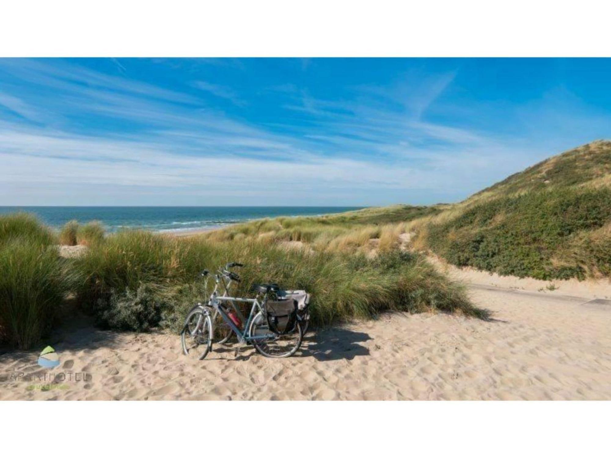 Lush Apartment In Zoutelande Near Beach Exteriör bild